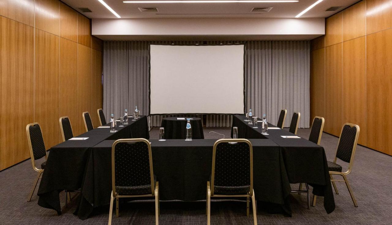 Nh Coimbra Dona Ines Hotel Екстериор снимка