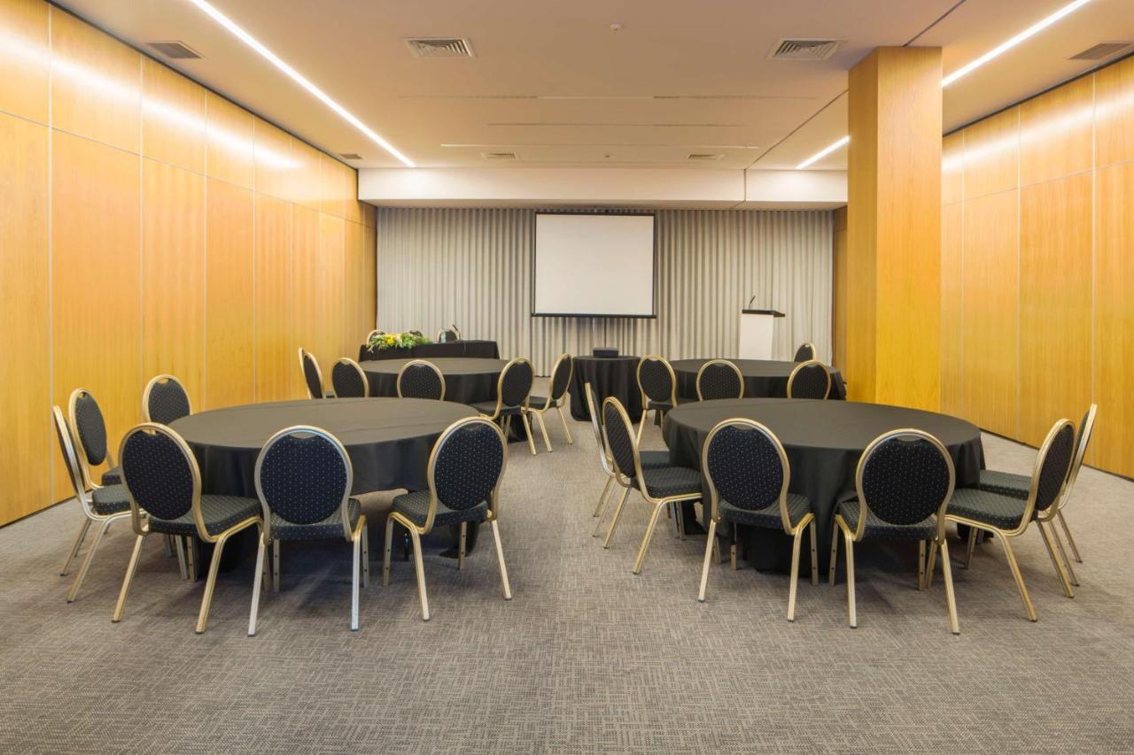 Nh Coimbra Dona Ines Hotel Екстериор снимка