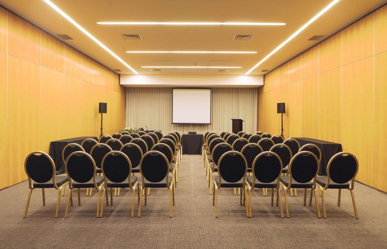 Nh Coimbra Dona Ines Hotel Екстериор снимка