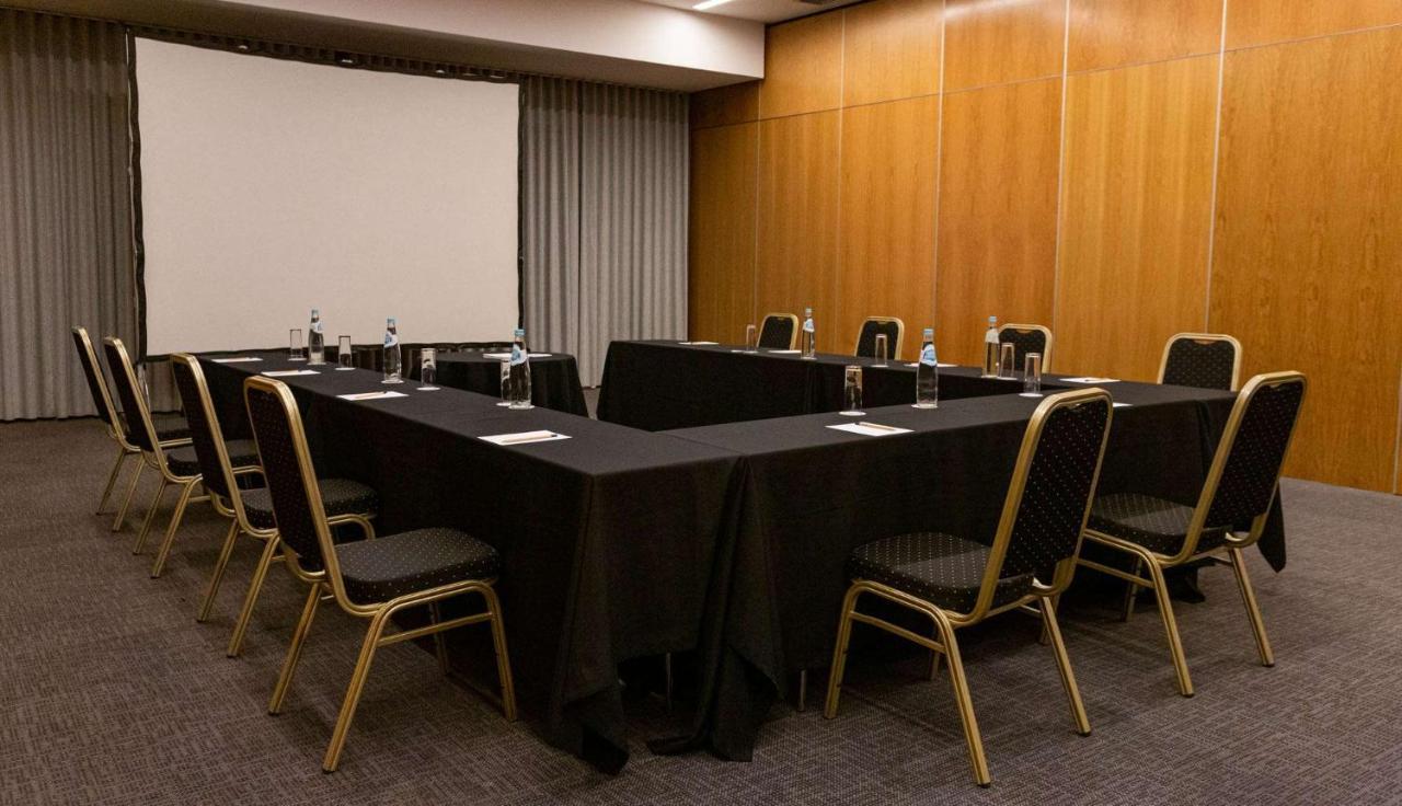 Nh Coimbra Dona Ines Hotel Екстериор снимка