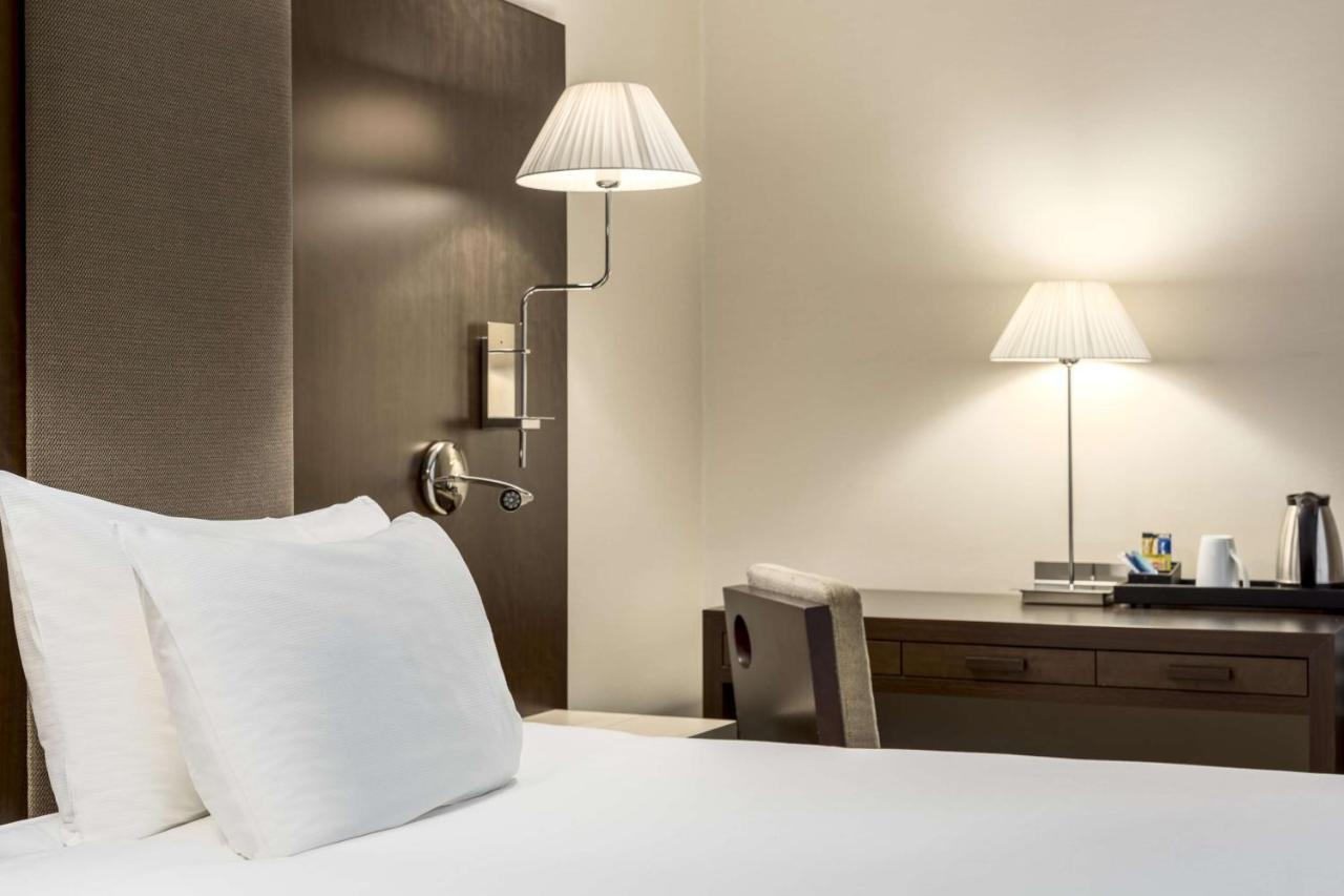 Nh Coimbra Dona Ines Hotel Екстериор снимка