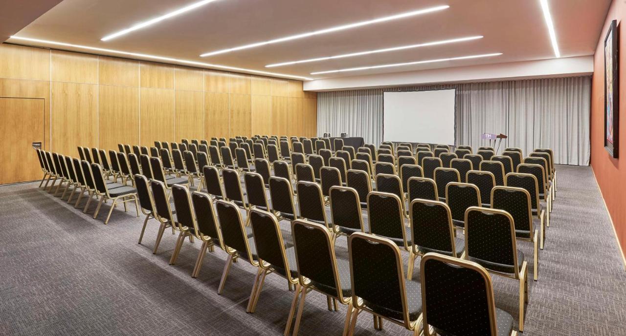 Nh Coimbra Dona Ines Hotel Екстериор снимка