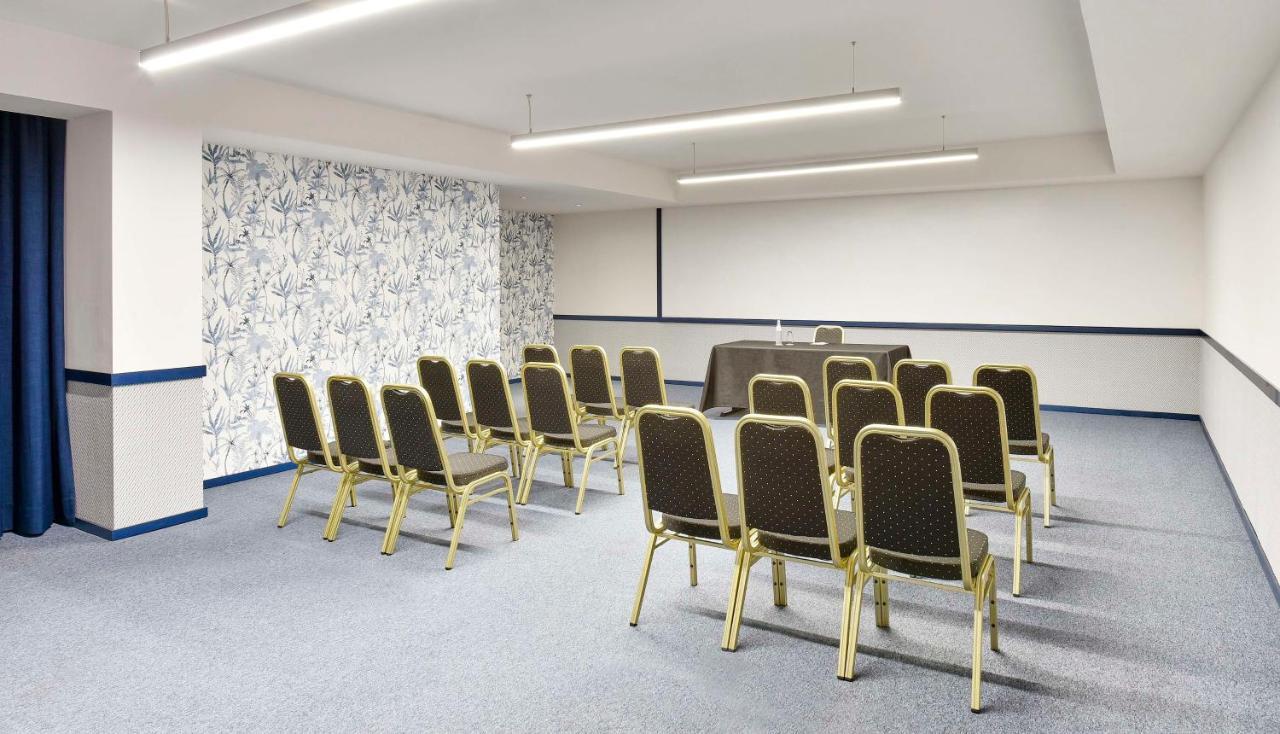 Nh Coimbra Dona Ines Hotel Екстериор снимка